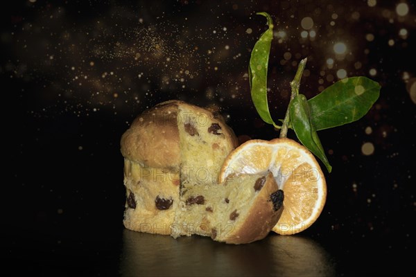 Cut panettone