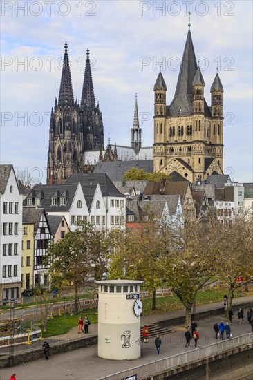 View from the Deutz Bridge over the Rhine to the bank of the Rhine at the Ley Stack with Cologne gauge