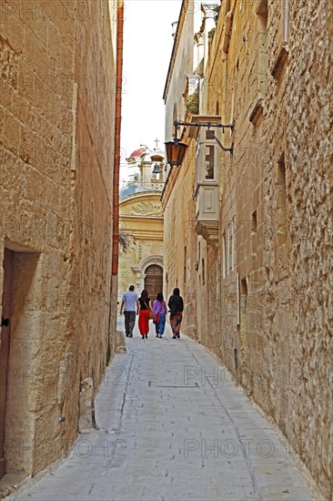 Globigerine limestone alley
