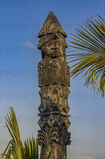 Wooden statues in Fort Dauphin