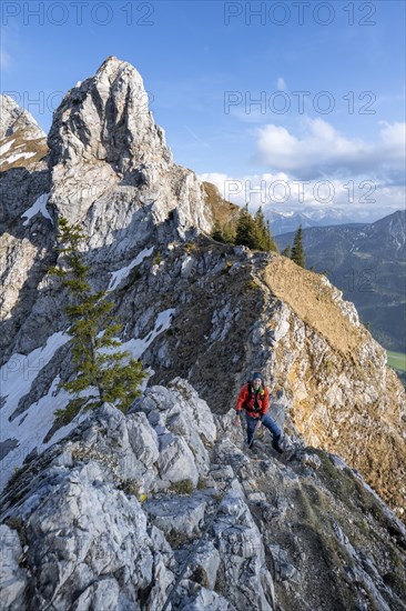 Climbers on the Friedberger via ferrata