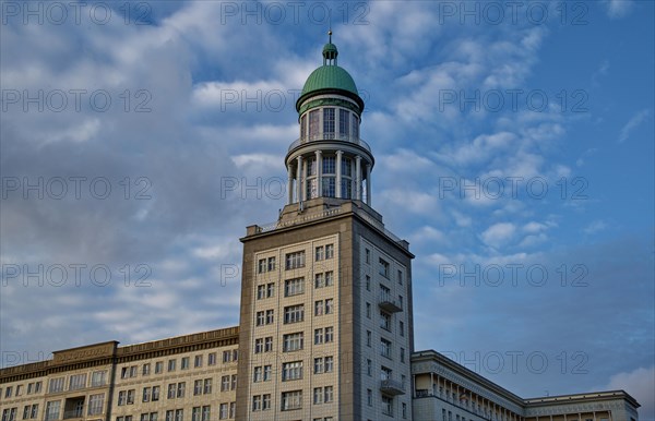 Post-war architecture on the north side of the Frankfurter Tor