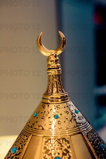 Metal islamic crescent moon icon