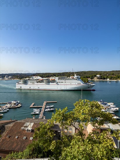 Boats and ferries at Mahon Harbour