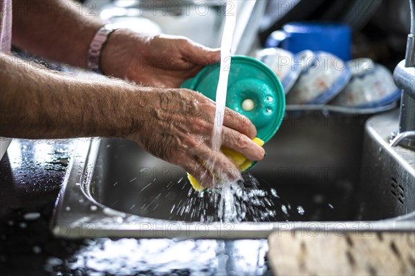 Man doing the dishes