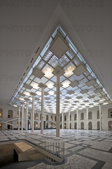 Atrium in the main building of Leibniz Universitaet Hannover