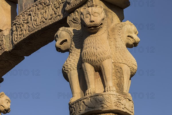 Lions elaborately carved on the columns of South Torana