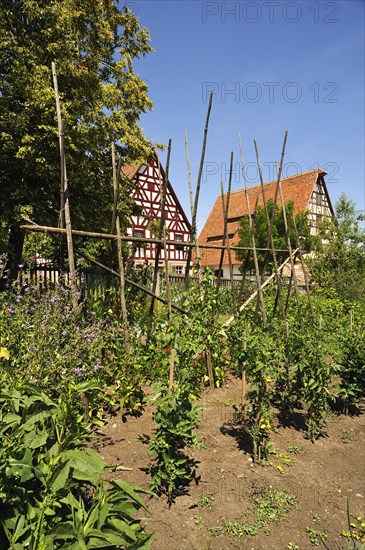 Farm garden behind hop farmhouse