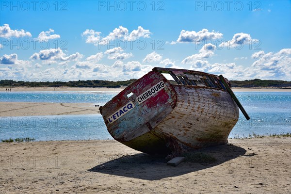 Shipwreck in the port of Portbail in the department of Manche