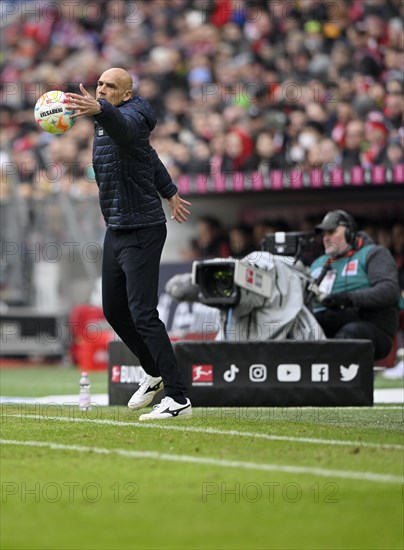 Coach Thomas Letsch VfL Bochum BOC on the sidelines