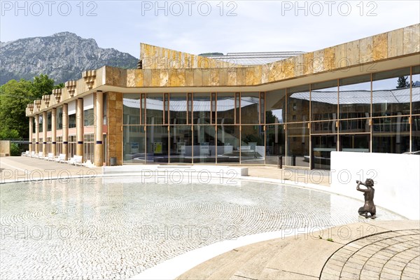 Kurgastzentrum with theatre and casino