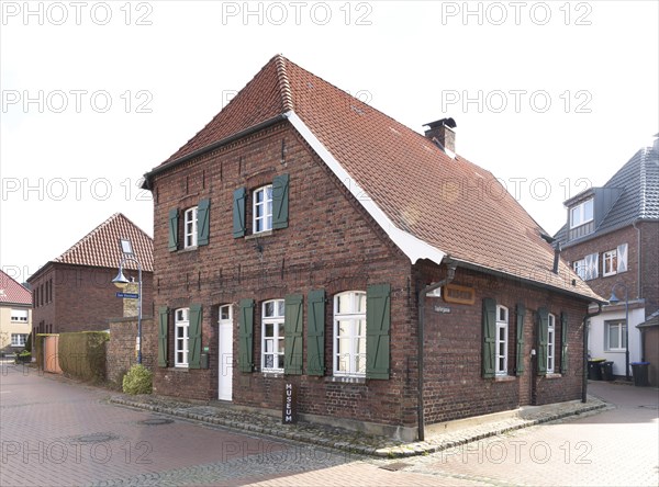 Ackerbuerger- und Handwerkerhaus from 1569