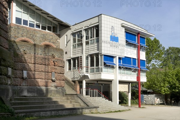 Rheinguetestation Worms des Landesamtes fuer Umwelt