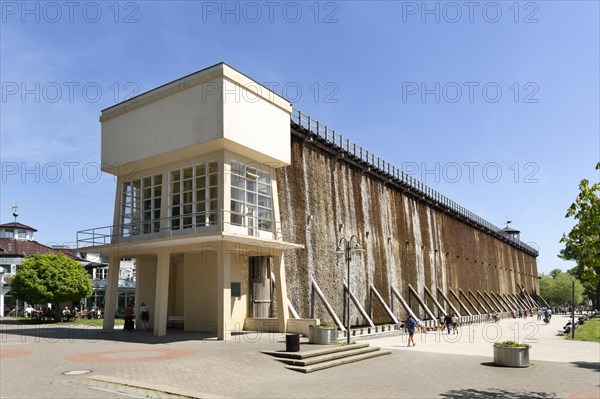 Old graduation house with technical building in the New Objectivity style