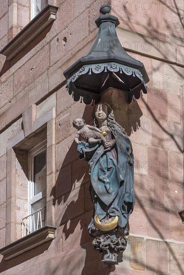 Sculpture of Mary Immaculata with the Child Jesus