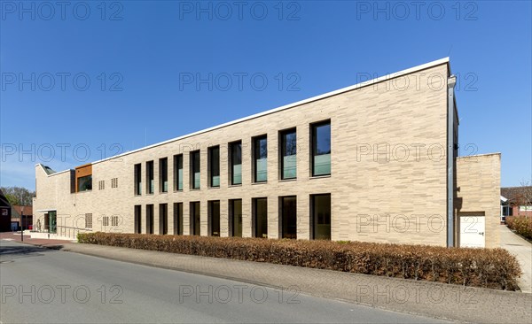 The Otgerus House in Stadtlohn was built in 2017 according to plans by e4architekten as a community centre and parish home for the Catholic parish church of St. Otgerus