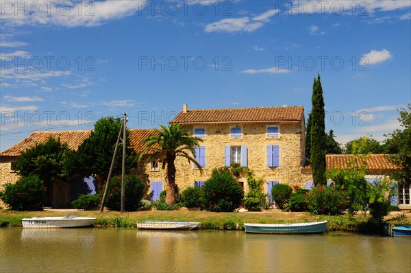 Country house on the Canal du Midi in Le Somail