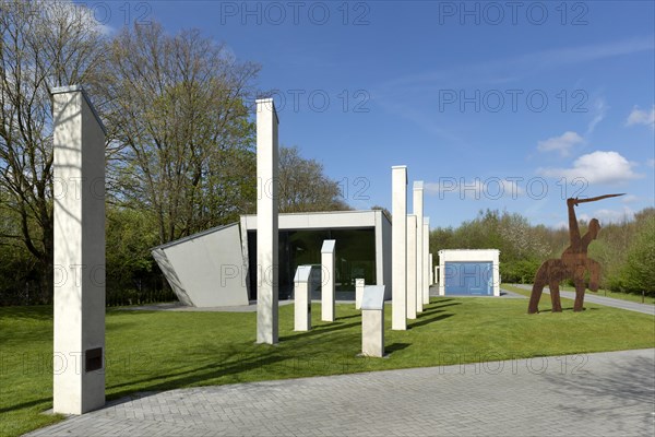 Training centre The House Of Learning or Stonehenge