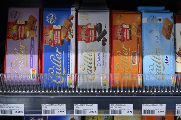 Sales shelf Cailler chocolate bar price labels