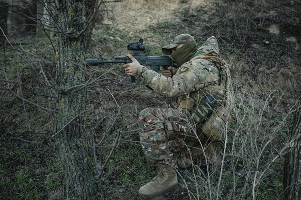 Ukrainian soldiers during a patrol along the Ingulez River. In the small town of Snihurivka