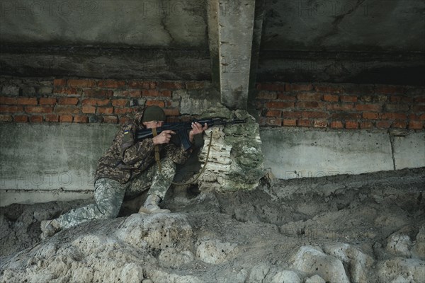 Ukrainian soldiers during a patrol along the Ingulez River. In the small town of Snihurivka