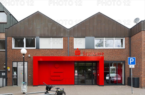 Sparkasse Westmuensterland branch with carillon