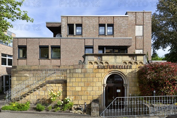 Residential and practice building with cultural and event centre Kulturkeller