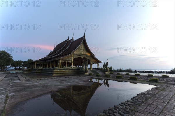 Wat Sirindhorn Wararam