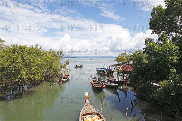 Longtail boats at New Bridge