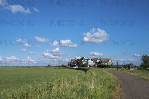 Characteristic houses of the hamlet of Hoefe south of the canal