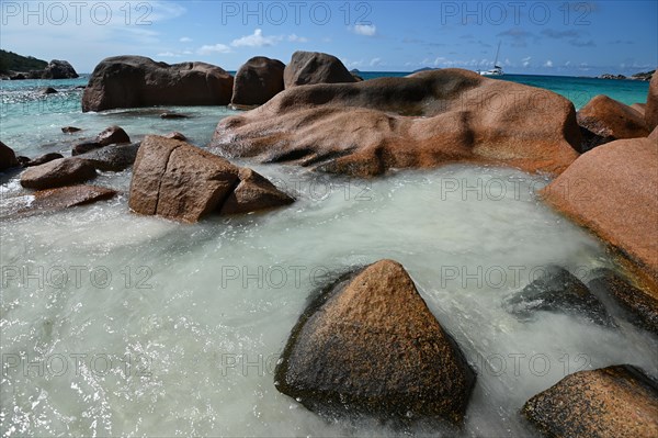 Granite formations on La Dique Island