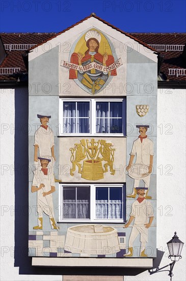 Wall painting with coat of arms