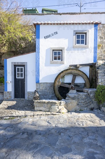 Mill wheel in Azenhas do Mar