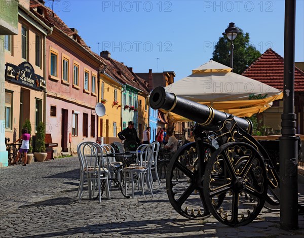 Cannon at Bulevardul Corneliu Coposco