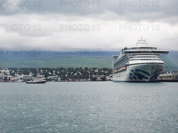 Cruise ship