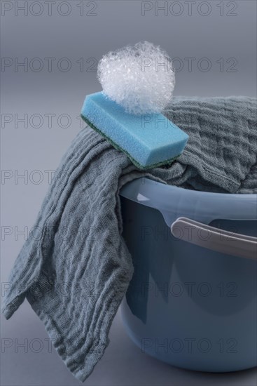 Cleaning bucket with cleaning cloth