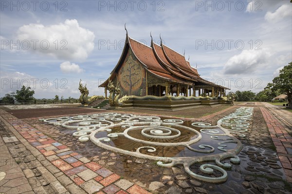 Temple Wat Sirindhorn Wararam