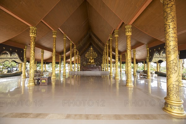 Temple Wat Sirindhorn Wararam