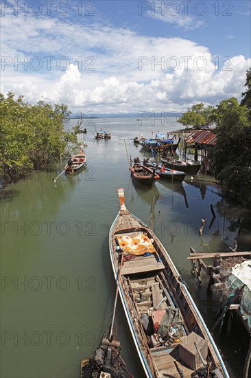 Longtail boats at New Bridge