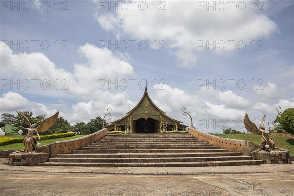 Temple Wat Sirindhorn Wararam