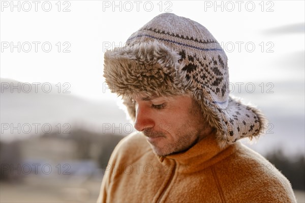 Man with bonnet