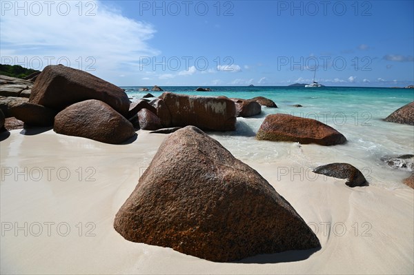 Granite formations on La Dique Island