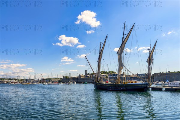 Three-masted schooner