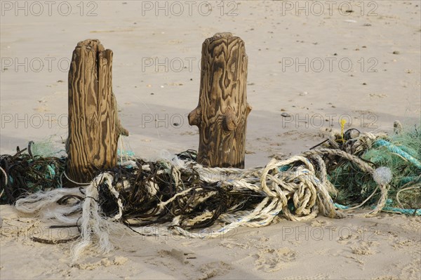 Groyne with ship jam