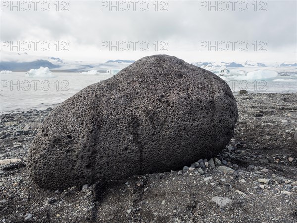 Lava rock in front of the Joekulsarlon glacier lagoon