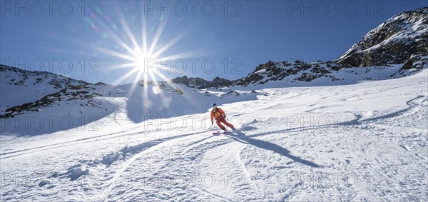 Skiers skiing downhill in Stamser Karle