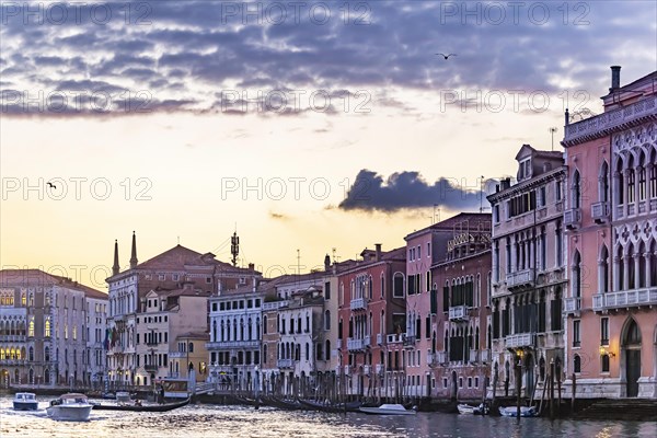 Evening atmosphere on the Grand Canal