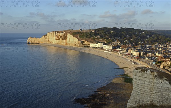 Chalk cliffs in the evening light on the cliff