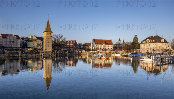 Harbour promenade with Mangturm in the evening light