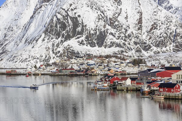 Village view Reine